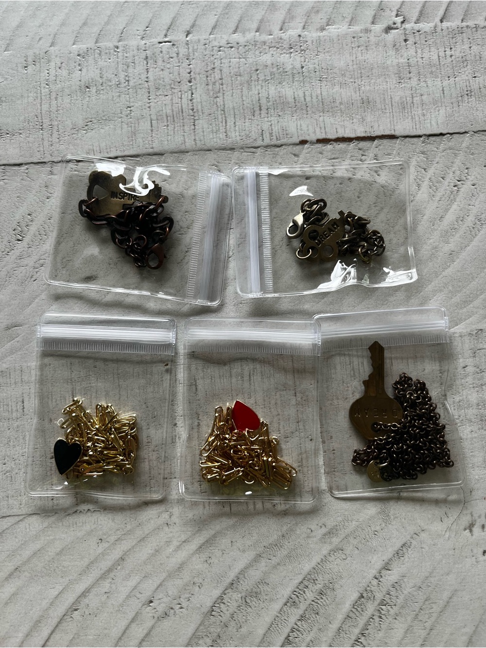 Set of 5 Giving Keys Mixed Jewelry in Gold and Gunmetal